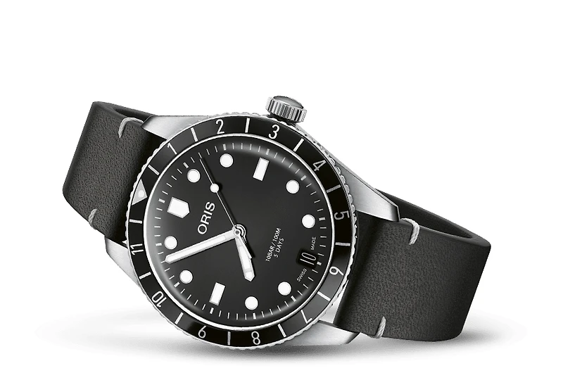 Shop divers sixty?five 12h calibre 400 in Canada | La Maison Monaco
