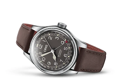 Shop big crown pointer date in Canada | La Maison Monaco