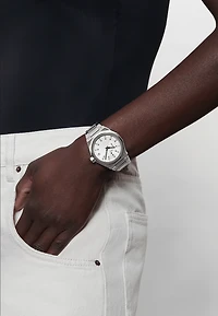 Shop defy skyline in Canada | La Maison Monaco