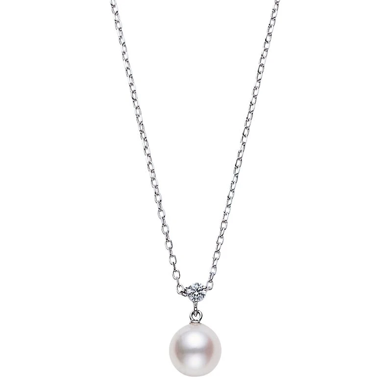 Shop akoya cultured single pearl and diamond pendant in 18k white gold in Canada | La Maison Monaco