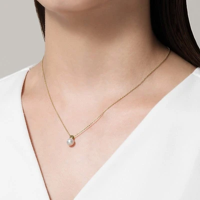 Shop akoya cultured pearl pendant in 18k yellow gold in Canada | La Maison Monaco