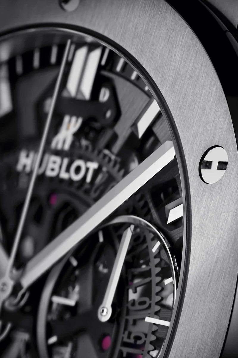 Shop classic fusion aerofusion titanium 45 mm in Canada | La Maison Monaco