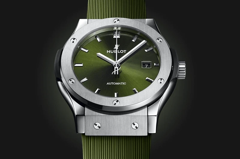 Shop classic fusion titanium green 42 mm in Canada | La Maison Monaco