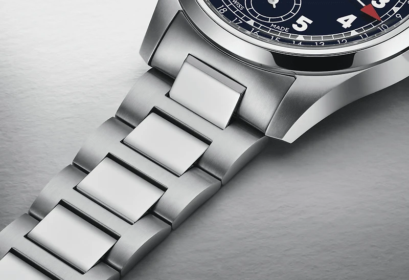 Shop big crown pointer date calibre 403 in Canada | La Maison Monaco