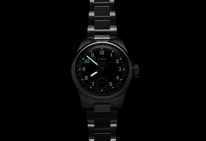 Shop big crown pointer date calibre 403 in Canada | La Maison Monaco
