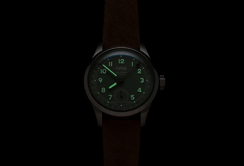 Shop big crown pointer date calibre 403 in Canada | La Maison Monaco