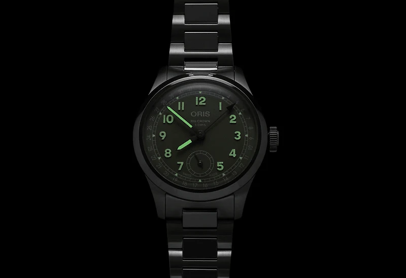 Shop big crown pointer date calibre 403 in Canada | La Maison Monaco
