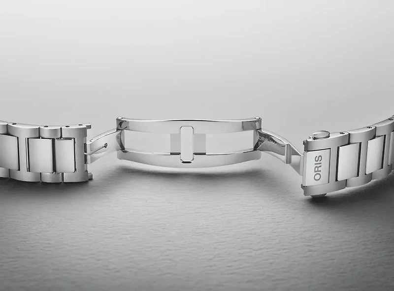 Shop big crown diamonds in Canada | La Maison Monaco