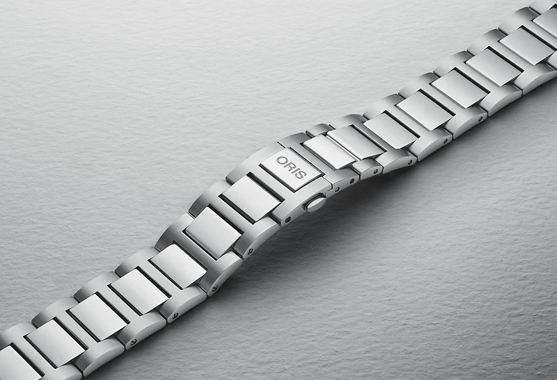 Shop big crown pointer date in Canada | La Maison Monaco