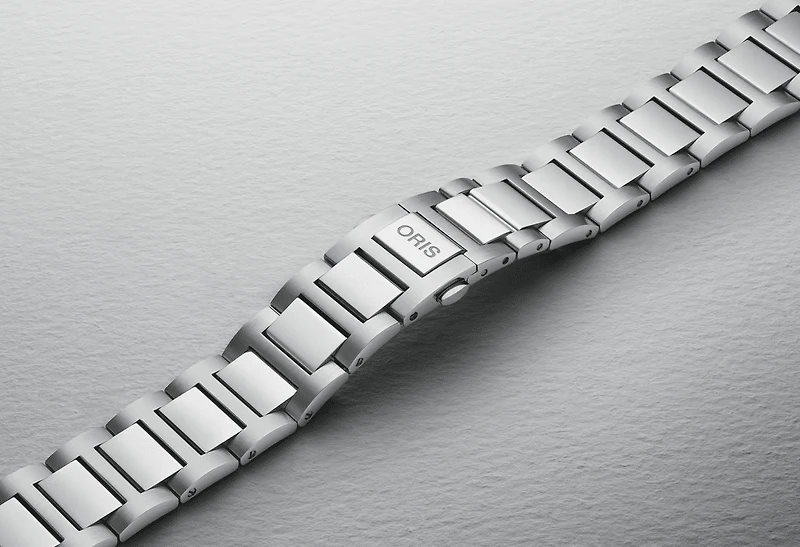 Shop big crown pointer date calibre 403 in Canada | La Maison Monaco