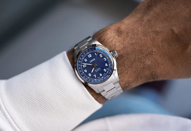 Shop big crown pointer date in Canada | La Maison Monaco