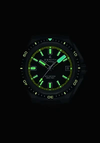Shop defy extreme diver in Canada | La Maison Monaco
