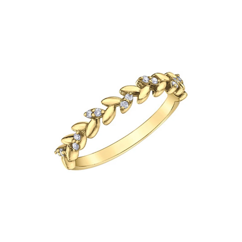 10K GOLD RING WITH DIAMONDS