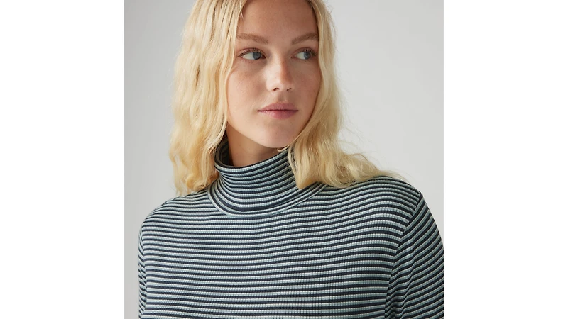 Dreamy Turtleneck Top