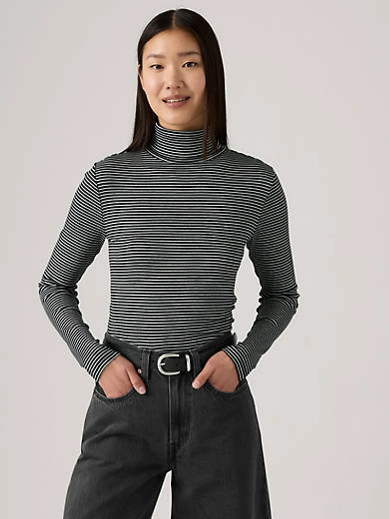 Dreamy Turtleneck Top