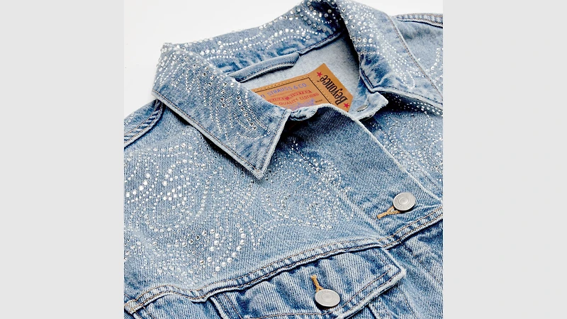 BEYONCÉ X LEVI’S® Shrunken '90s Trucker Jacket