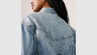 BEYONCÉ X LEVI’S® Shrunken '90s Trucker Jacket