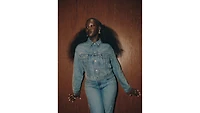 BEYONCÉ X LEVI’S® Shrunken '90s Trucker Jacket