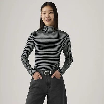 Dreamy Turtleneck Top