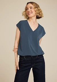 24/7 Crepe V Neck Tee