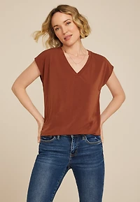 24/7 Crepe V Neck Tee