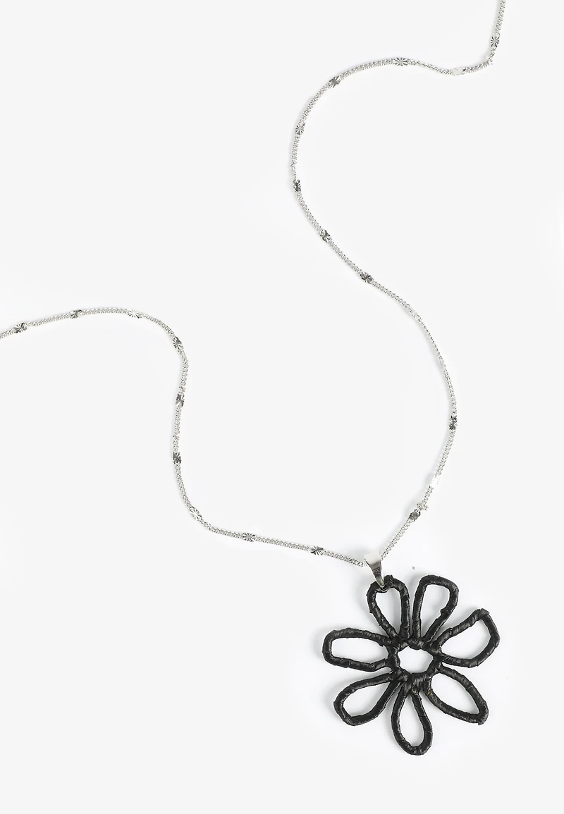 Black Floral Raffia Pendant Necklace