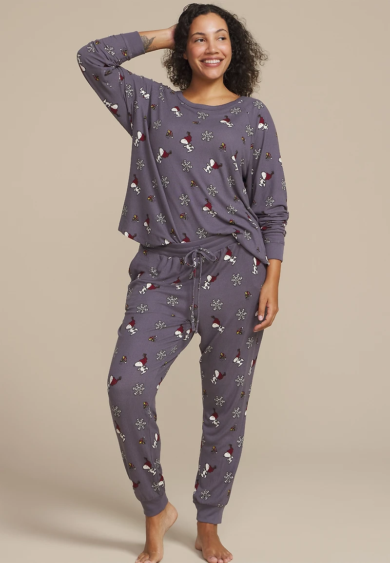 Plus Snoopy Long Sleeve Tee And Jogger Pajama Set