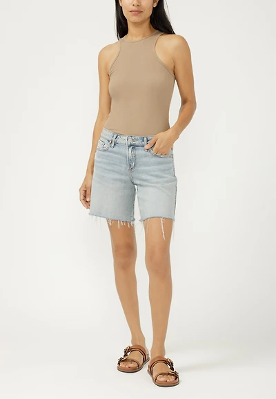 Silver Jeans Co.® Suki Curvy Mid Rise Raw Cut Hem 7in Short