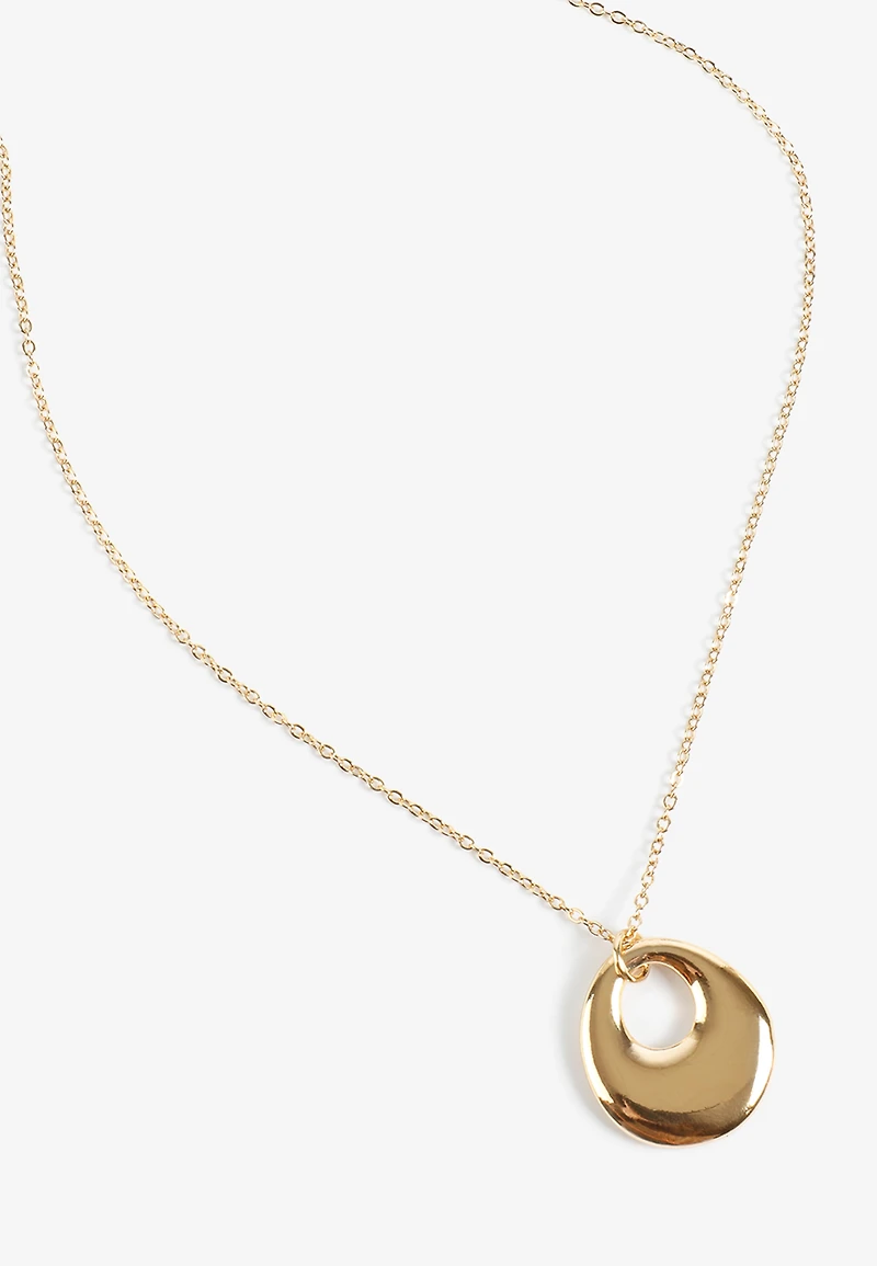 Gold Circle Pendant Necklace