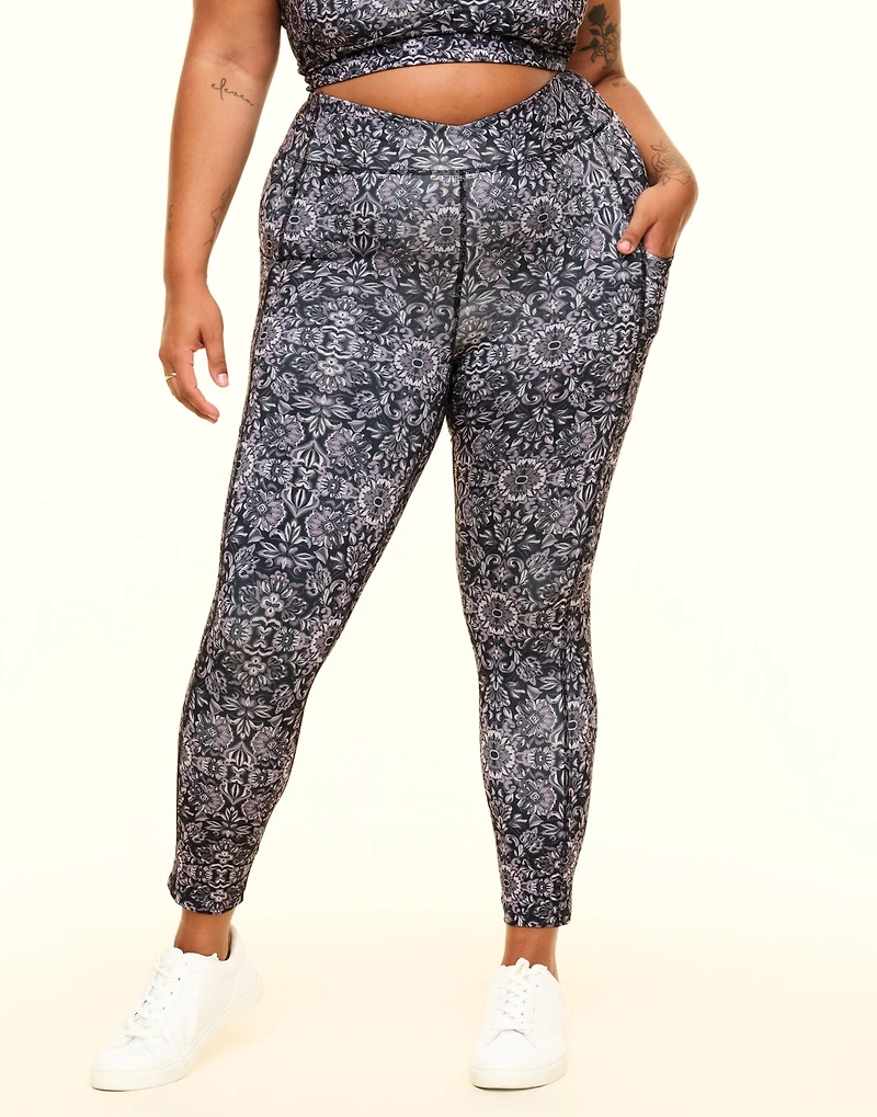 Lotus Crossover Legging Plus