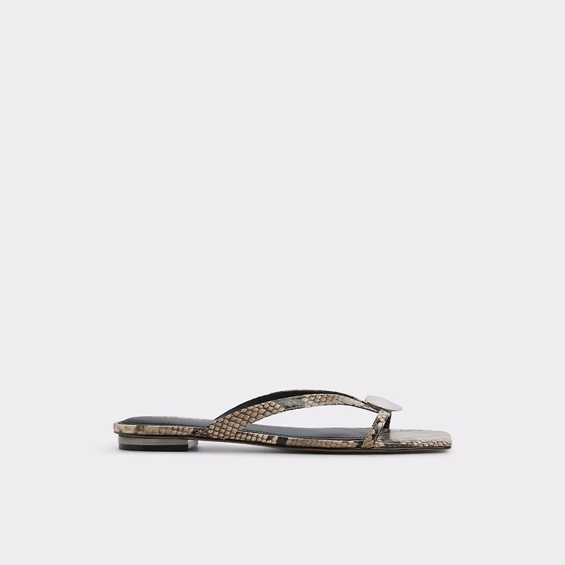 Iliria White/Black Women's Flats | ALDO US