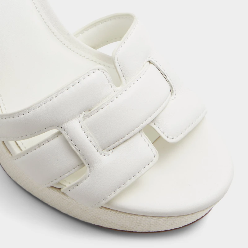Valaberel Blanc Ouvert Femmes Sandale à lanières | ALDO Canada