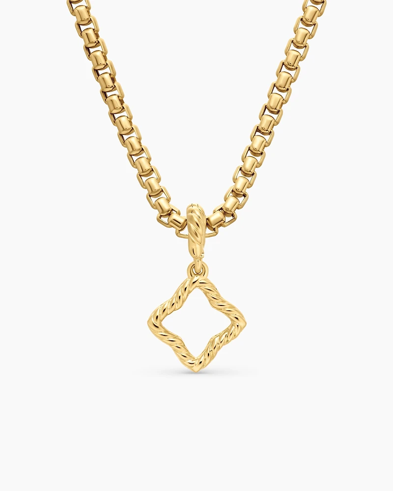 Quatrefoil Amulet in 18K Yellow Gold with Diamonds, 19.7mm