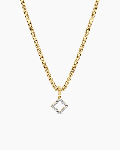 Quatrefoil Amulet in 18K Yellow Gold with Diamonds, 19.7mm