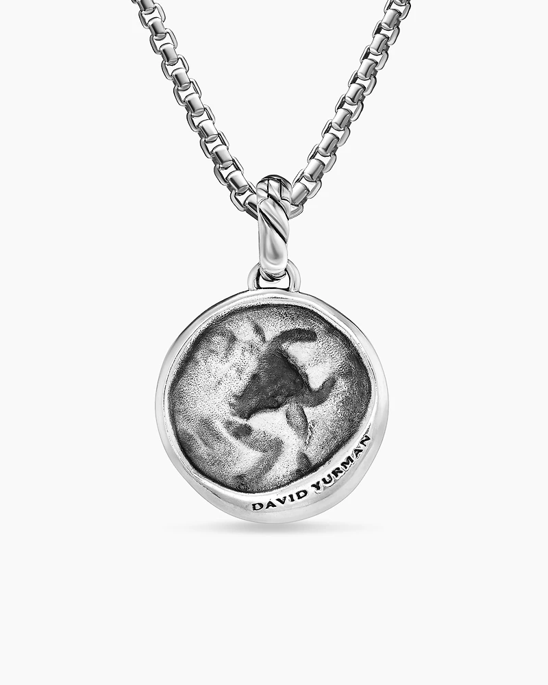 Taurus Amulet in 18K Yellow Gold with Diamonds, 28.7mm