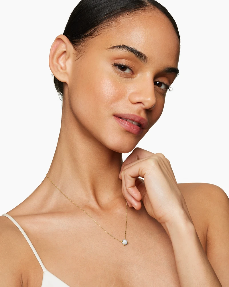 Petite Chatelaine Pendant Necklace in 18K Yellow Gold with Diamonds, 7mm
