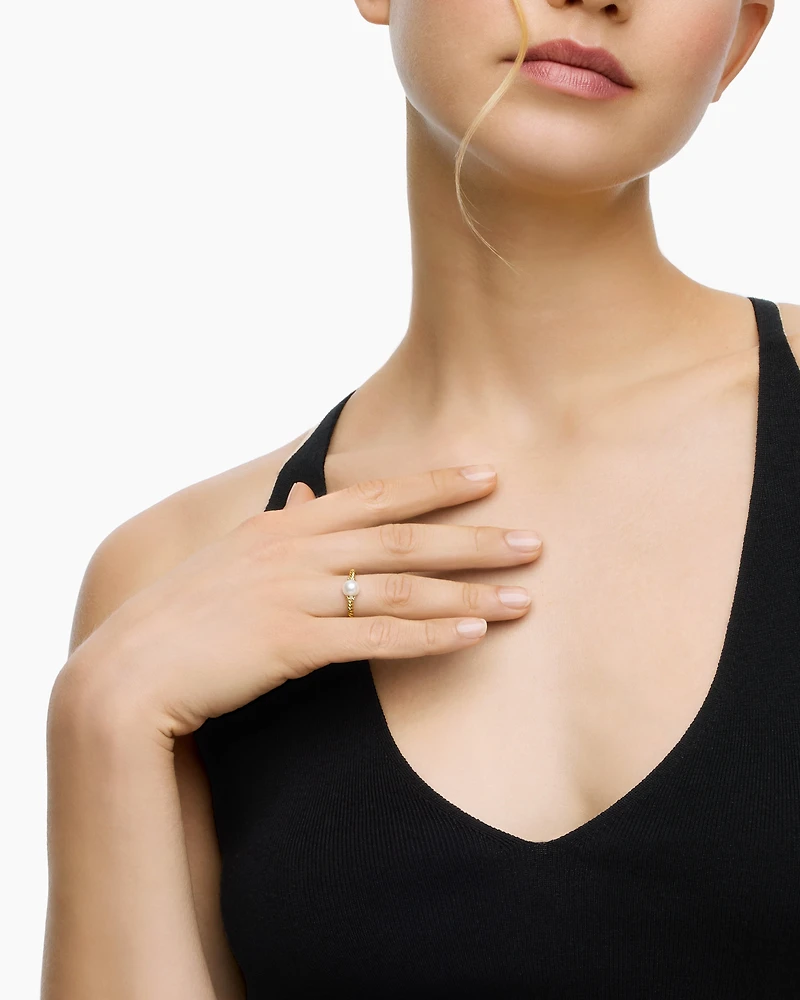 Petite Solari Station Ring 18K Yellow Gold with Pearl and Diamonds, 2.3mm