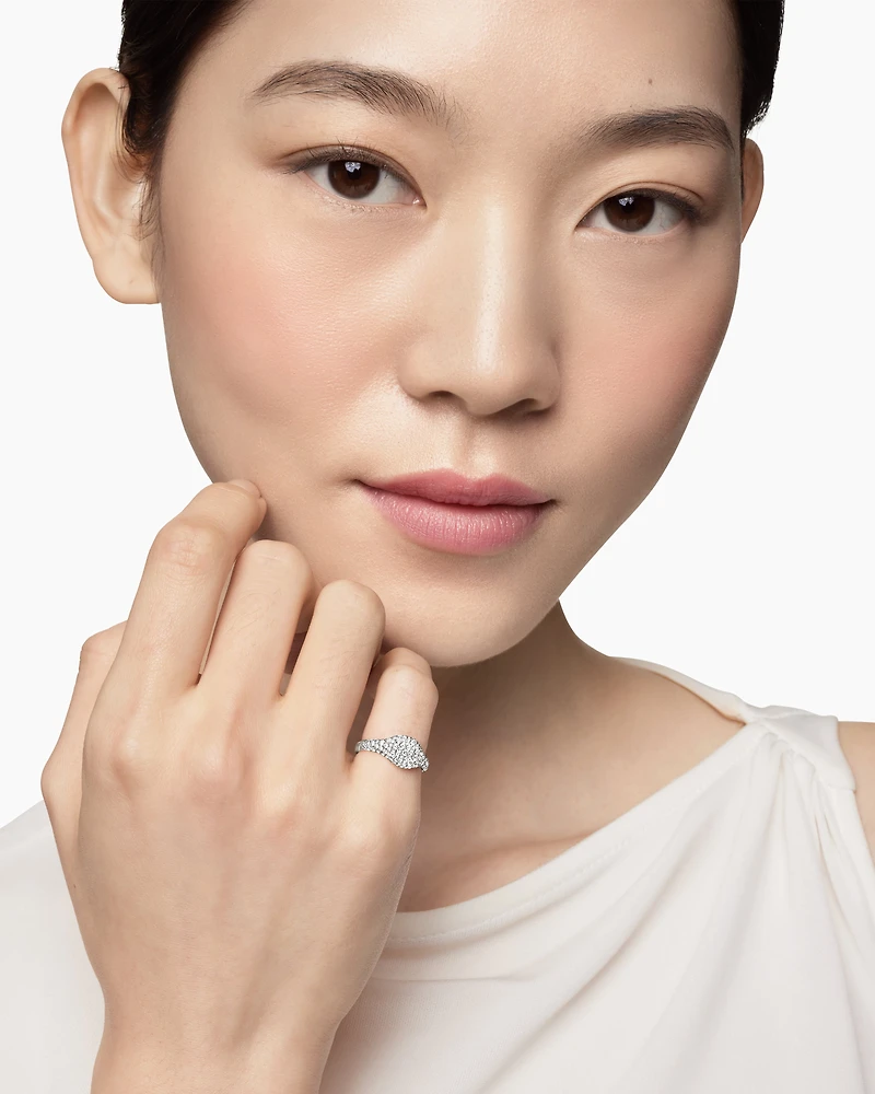 Petite Pavé Pinky Ring 18K Gold with Diamonds