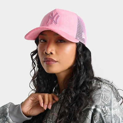 New Era New York Yankees MLB Velour Trucker Hat