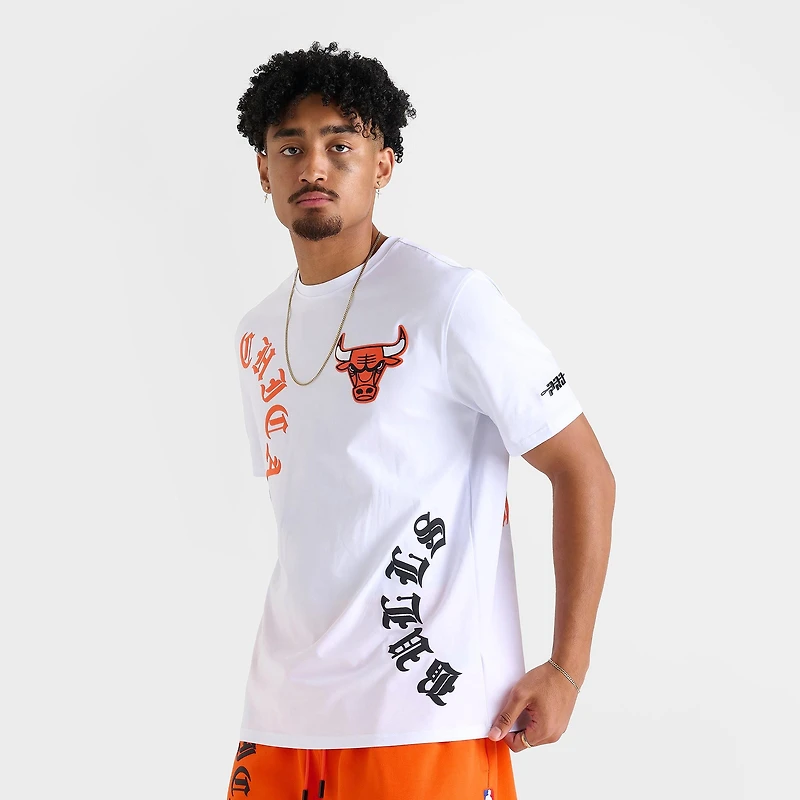 Men's Pro Standard Chicago Bulls NBA Old English T-Shirt