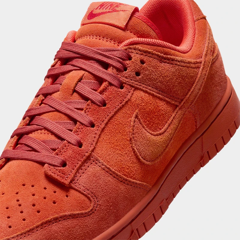 Women's Nike Dunk Low SE Casual Shoes