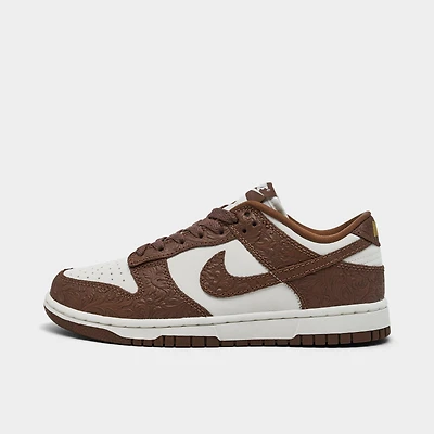 Women's Nike Dunk Low SE Casual Shoes