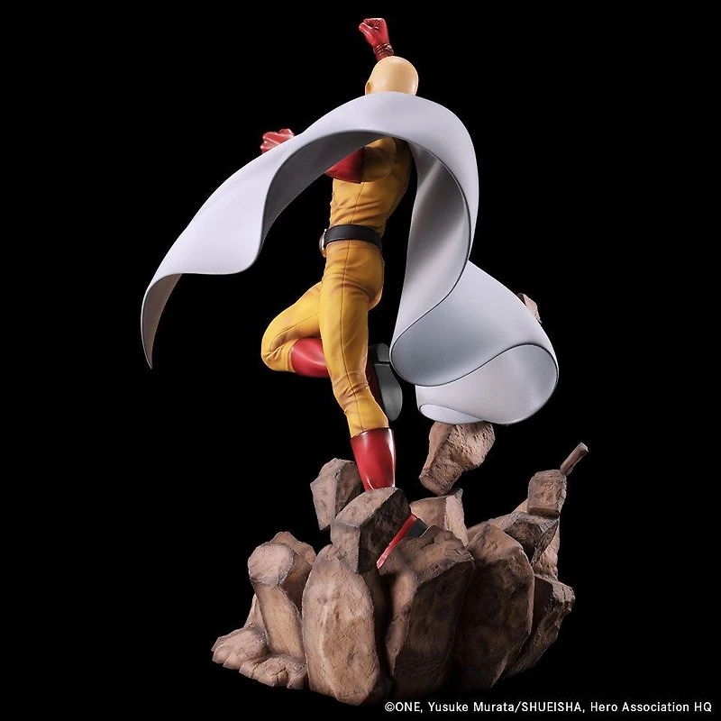 One-Punch Man Saitama Statue