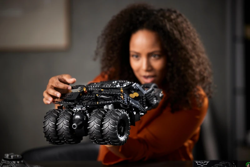 LEGO Super Heroes Batman Batmobile Tumbler Building Kit 76240