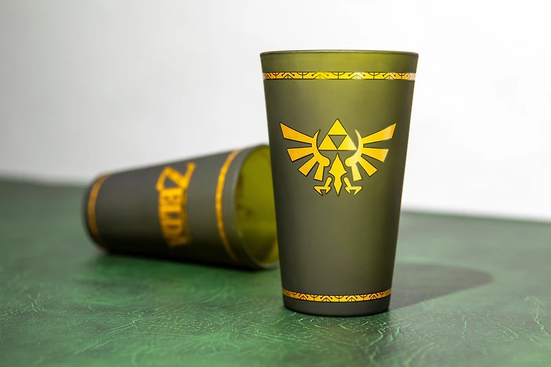 The Legend of Zelda Hyrule Crest 14 oz. Glass