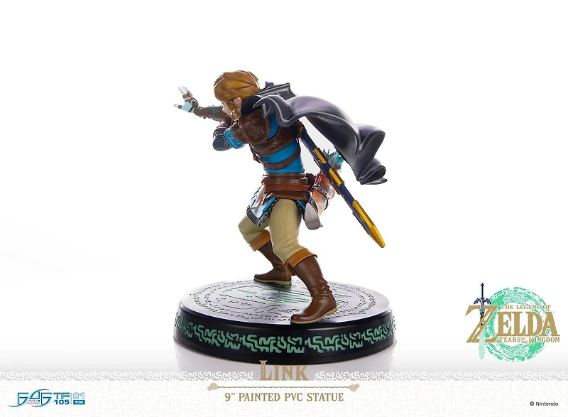 The Legend of Zelda: Tears of the Kingdom Link 9-in Figure