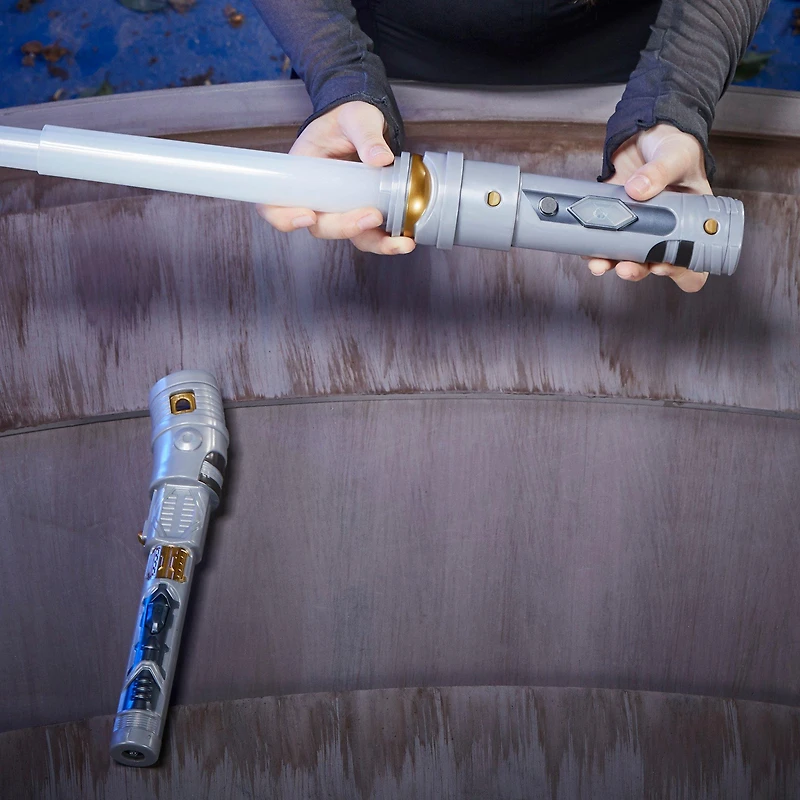 Hasbro Star Wars Lightsaber Forge Ahsoka Tano Electronic Lightsaber