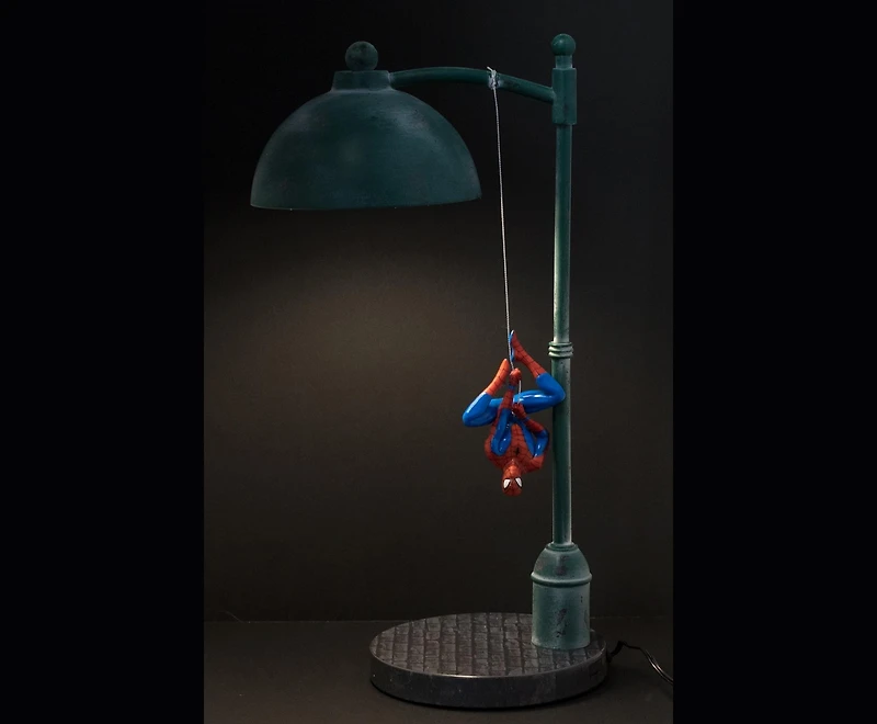 Marvel Spider-Man 16-in Streetlight LED Desk Lamp