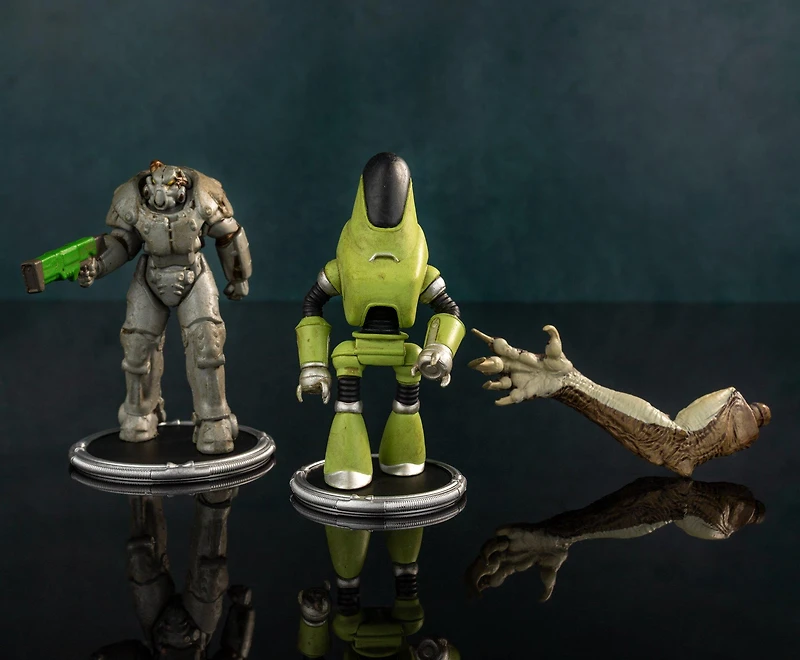 Fallout X01 and Protectron (Build-A-Figure -Deathclaw) 3-in Action Figure Set