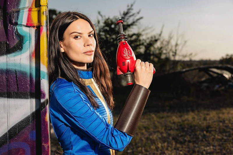 Diamond Comics: Fallout Nuka-Cola Thirst Zapper 1/1 Scale Replica GameStop Exclusive